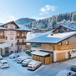 Vierjahreszeiten Hotel