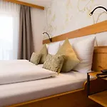 Vierjahreszeiten Hotel