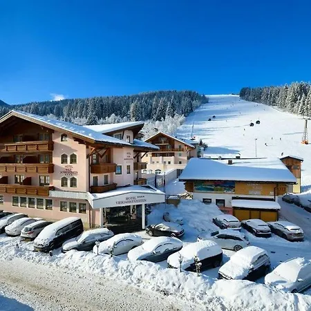Vierjahreszeiten Hotel 4*