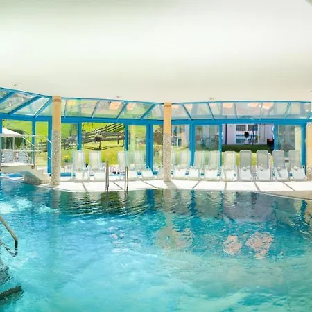 Vierjahreszeiten فندق 4*