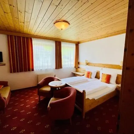Vierjahreszeiten Hotel