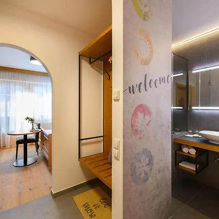 Vierjahreszeiten فندق 4*