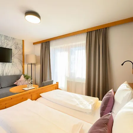 Vierjahreszeiten ホテル フラッハウ