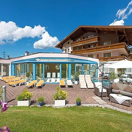 Vierjahreszeiten Hotel 4*