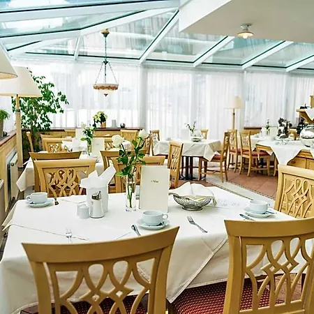 Vierjahreszeiten Hotel