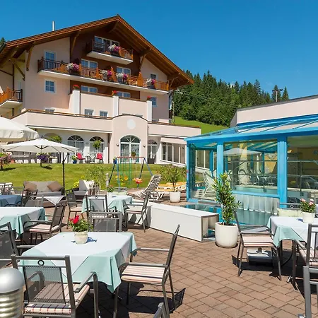 Vierjahreszeiten ホテル 4*