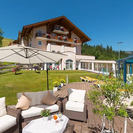 ホテル Vierjahreszeiten 4*