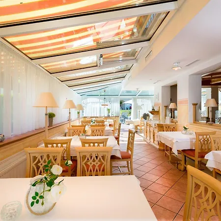 Vierjahreszeiten ホテル フラッハウ