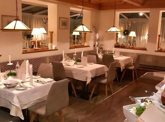 فندق Vierjahreszeiten 4*