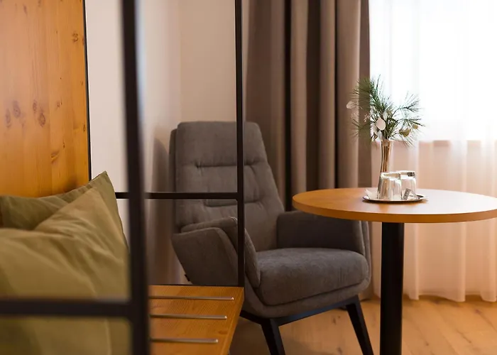 فندق Vierjahreszeiten 4*