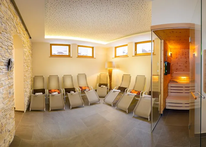 Vierjahreszeiten Hotel 4*