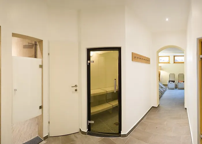فندق Vierjahreszeiten 4*